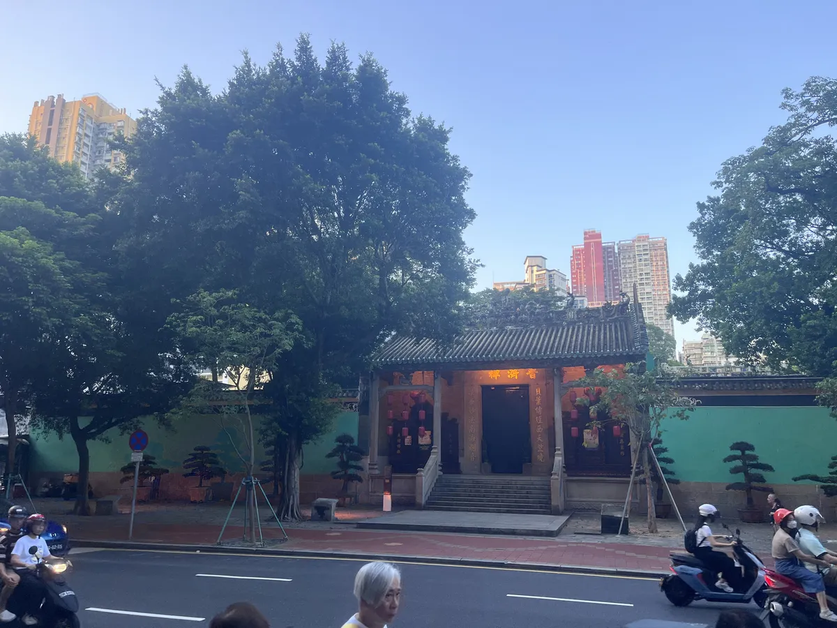 A peep at the temple across the street before we head in