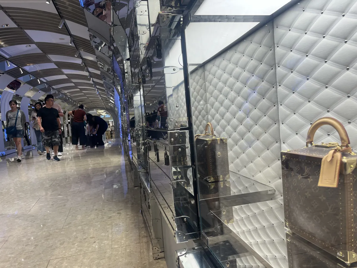 Connecting the Parisian and the Venetian is, naturally, a Louis Vuitton tunnel