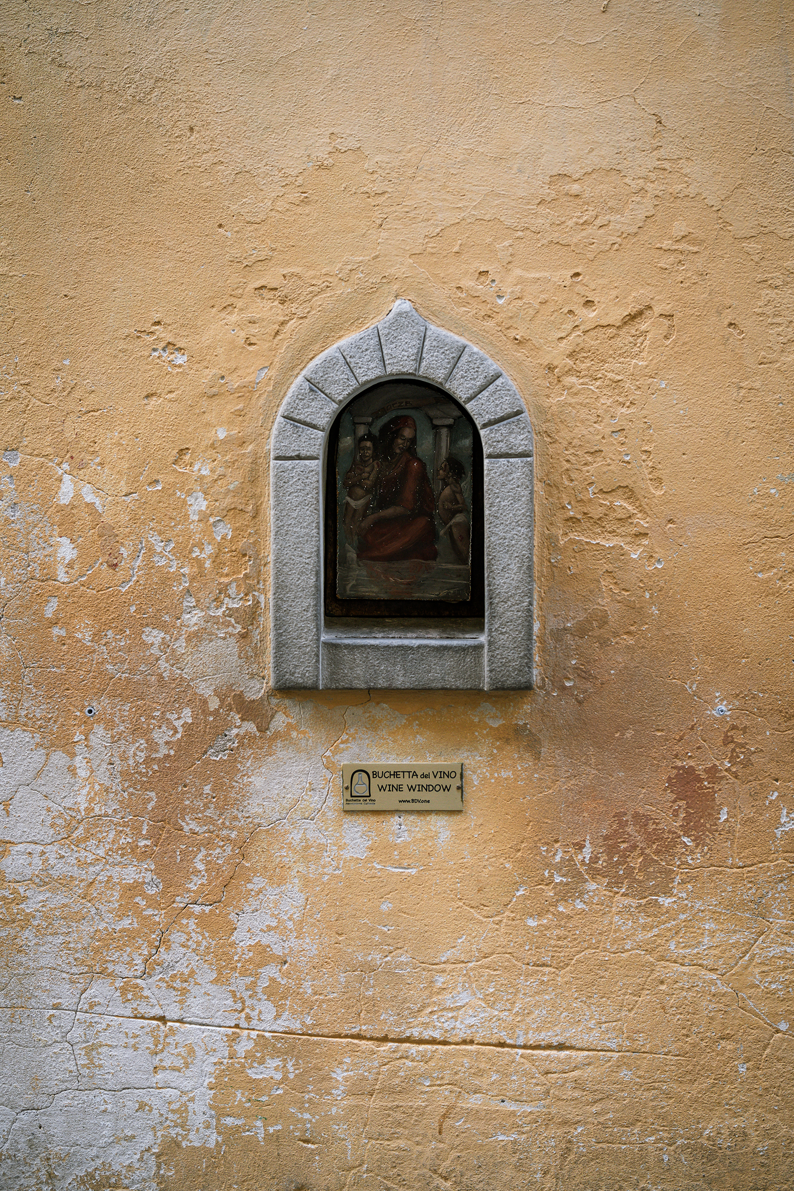Florence Wine Window 1- EUR08567-Edit
