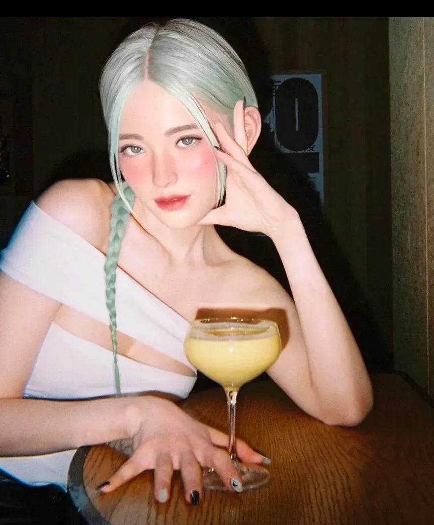 8b06d6b0133a8622dc81cf210bce85c600edc7f1165f242fbda5a4da7a89fdbb@large