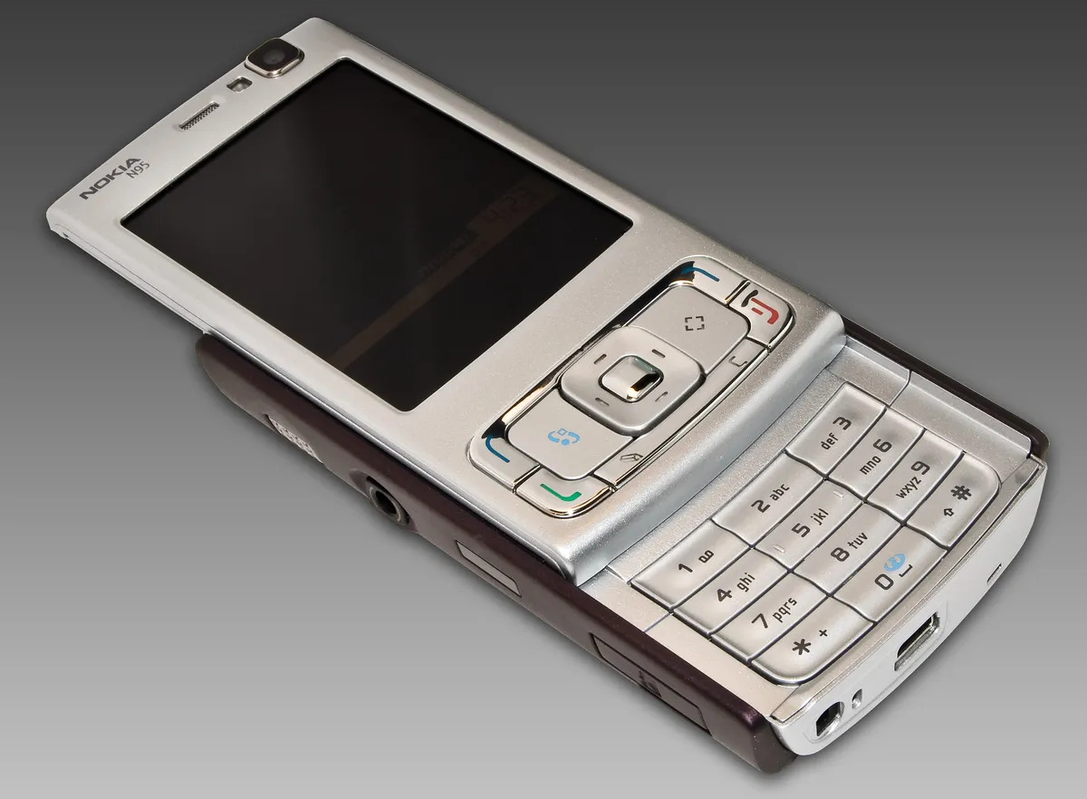 Nokia N95 slid up showing the numbered keys