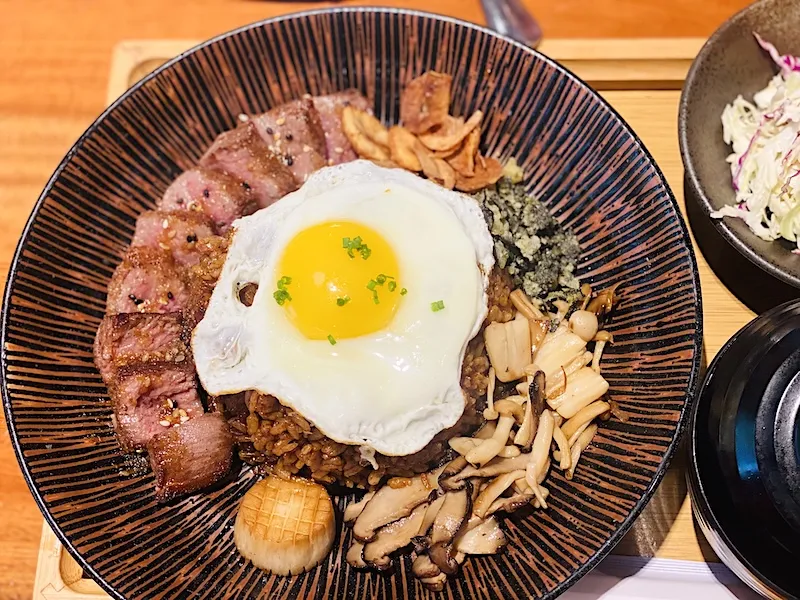 Wagyu donburi bento set from Key Coffee