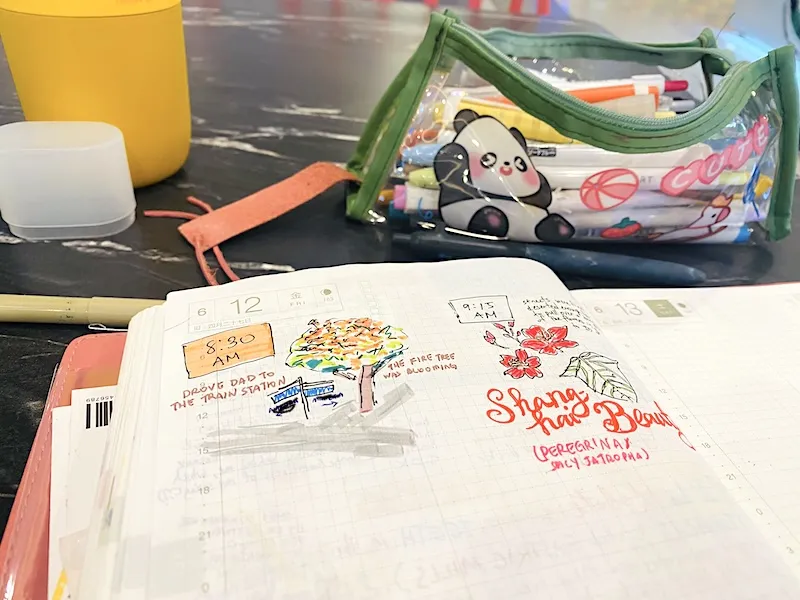 journaling in the food court