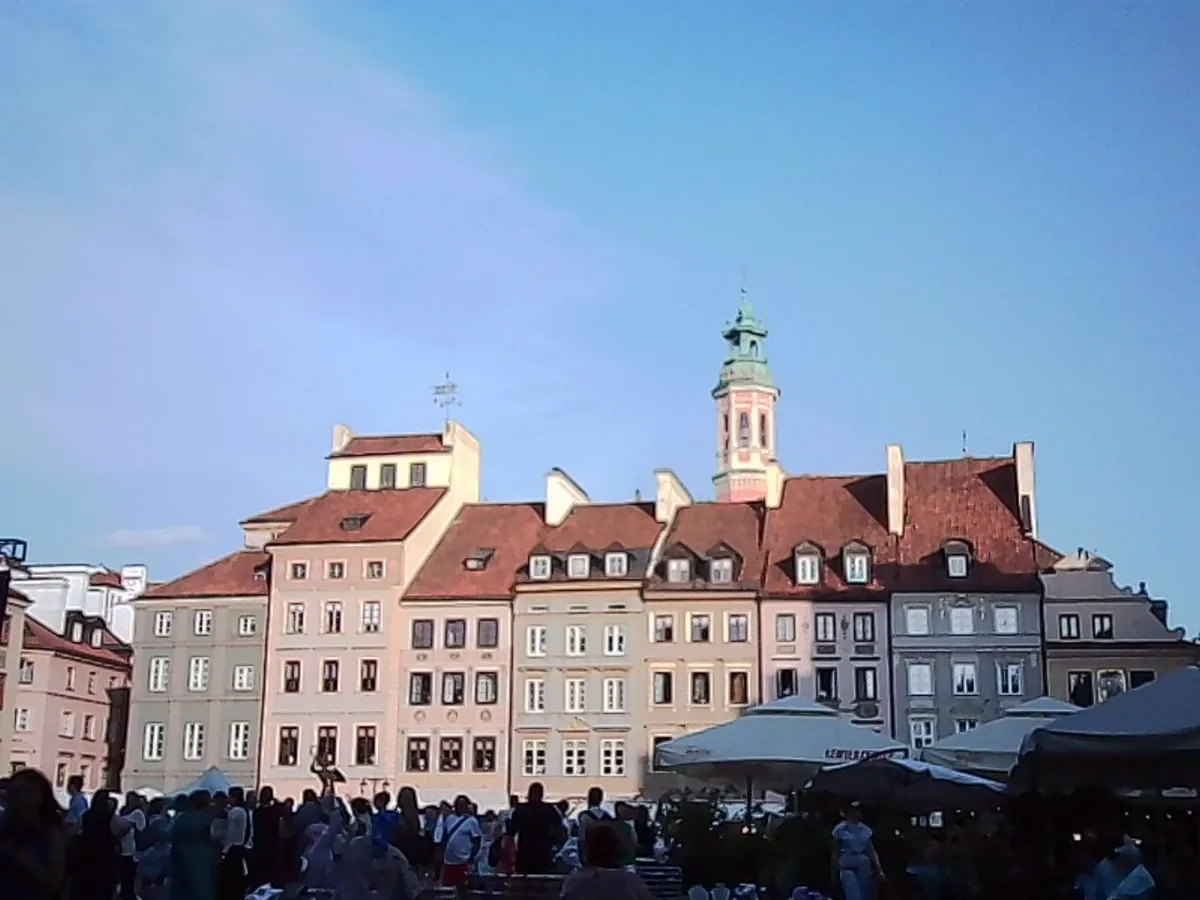PICT0086 - 17/07/2026 - old town warsaw during a music event where musicians played out of the windows of the apartments around the square