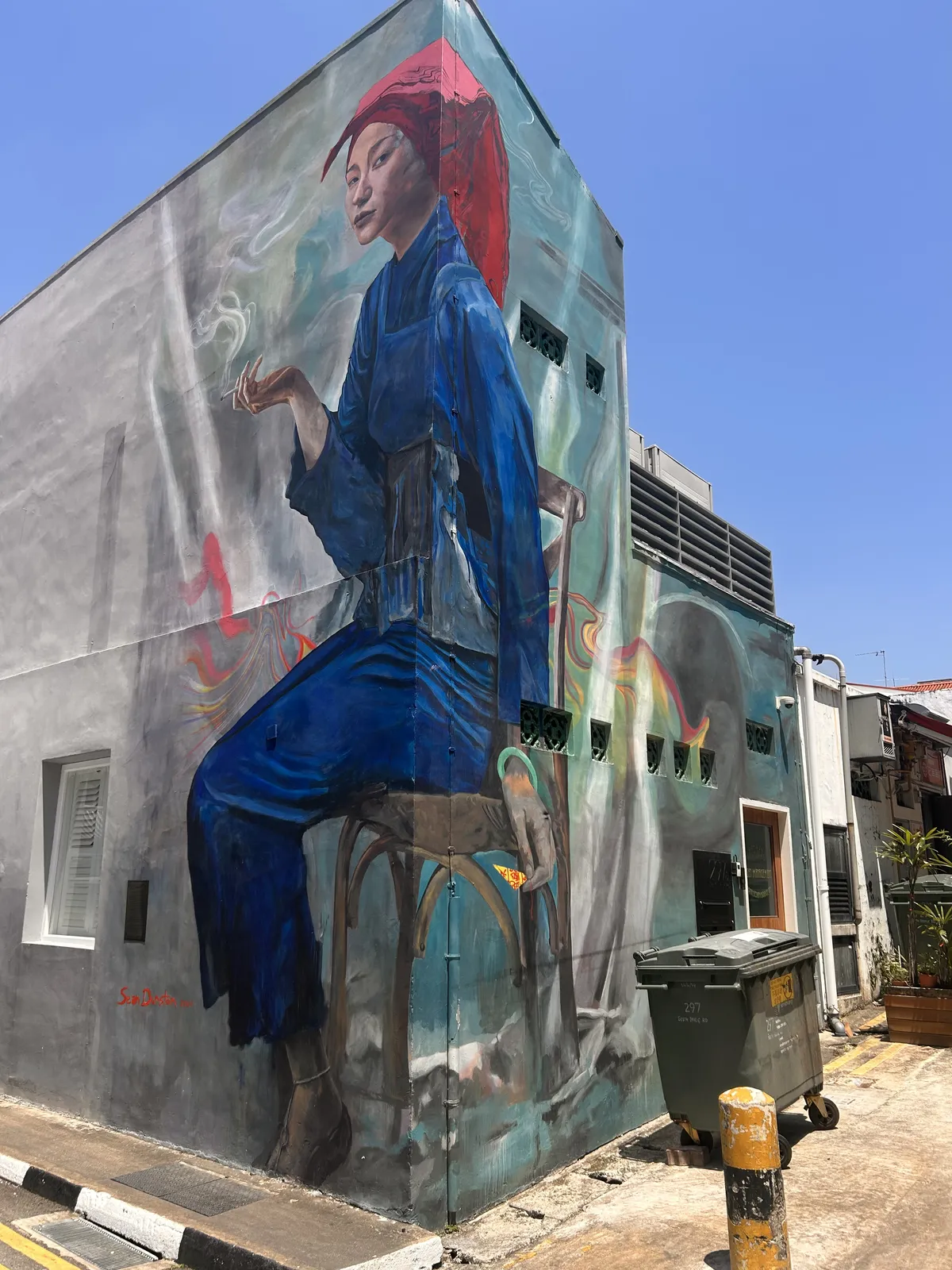 Mural of samsui woman on building