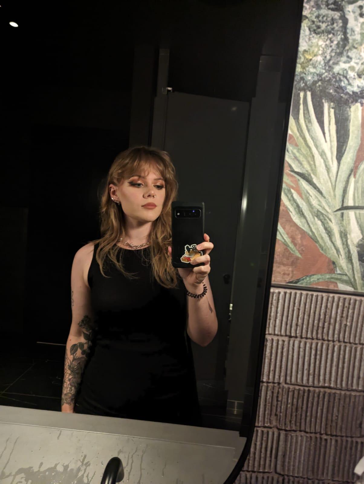 pretty Jem in the mirror