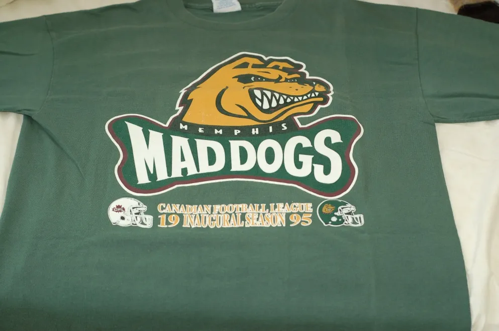 Don't ask why I decided to keep a t-shirt from 1995, I just did.