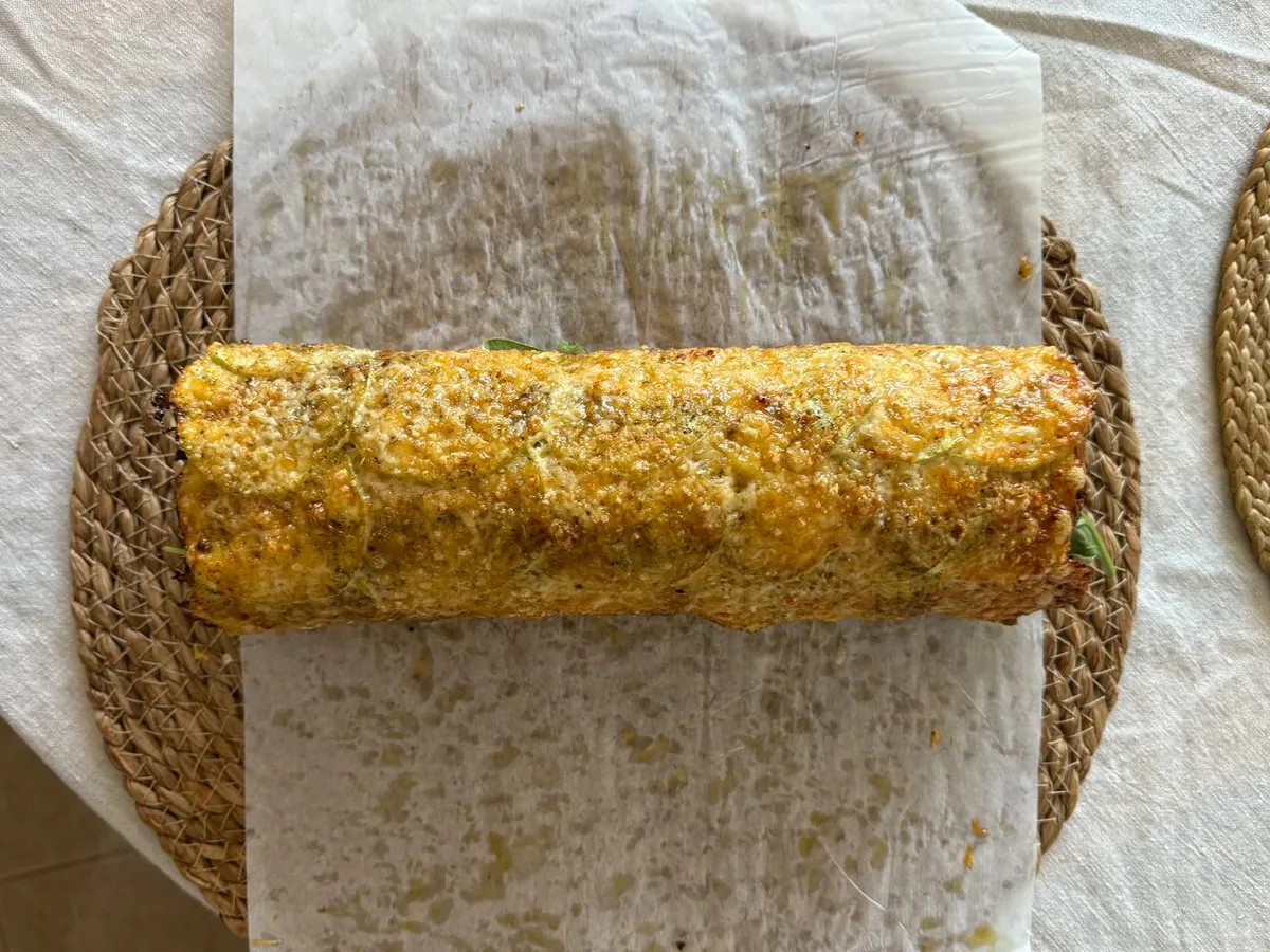 Zucchini roll with spinach, veg and some leftover chicken