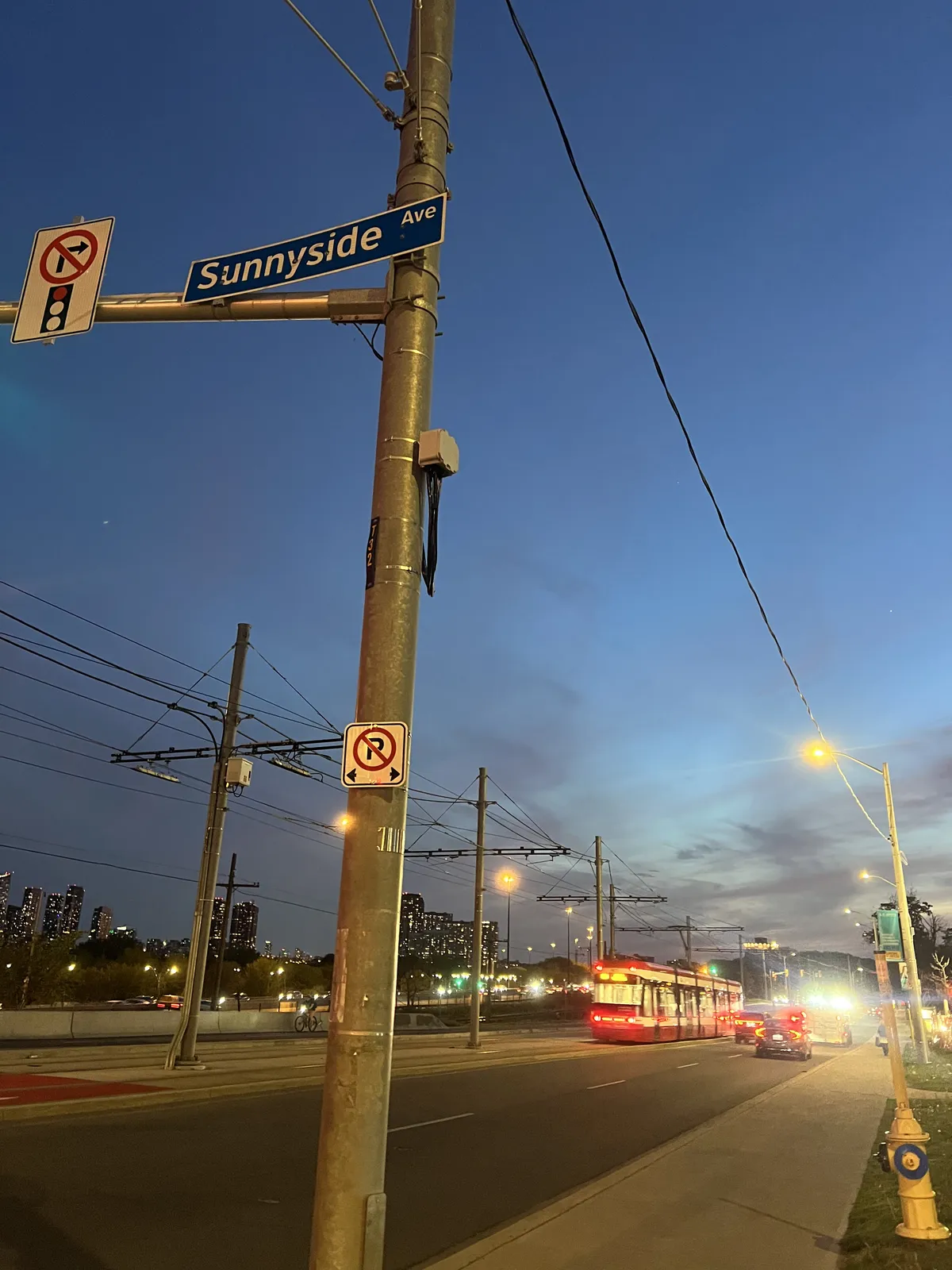 Sunnyside Ave sign in Toronto, Ontario